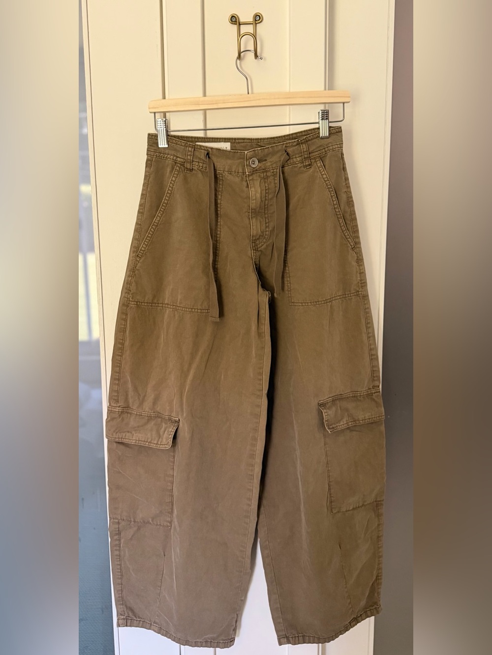 Zara Utility Wide-Leg Cargo Pants in Olive